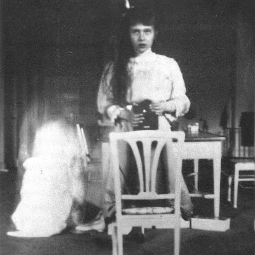 Grand Duchess Anastasia's 1913 "selfie"